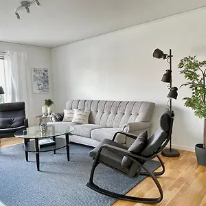 Lägenhet Björkö, Lägenhet Nära Bad Och